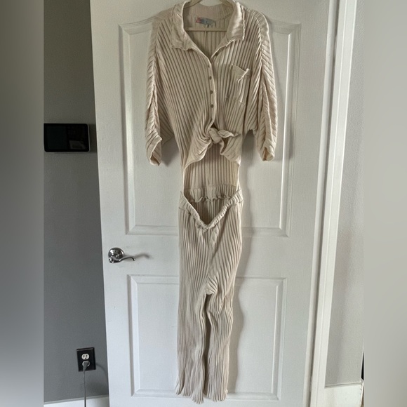 Cream Ribbed Lounge Set - Picture 3 of 5